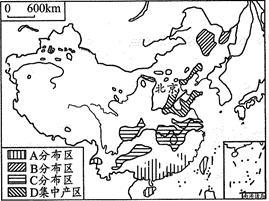读我国经济作物分布图.回答下列问题.(1)将图中字母所代表的经济作物.填入下列横线上A. B. C. D. (2)经济作物A分布地区纬度较 .温度带属于 带和 带.降水量年均一般在 mm以上.(3)经济作物C在我国分布范围很广.其中主要的产区是 流域.(4)我省的主要油料作物是 .(5)由图中作物分布可知我国糖料作物的分布特点是 题目和参考答案